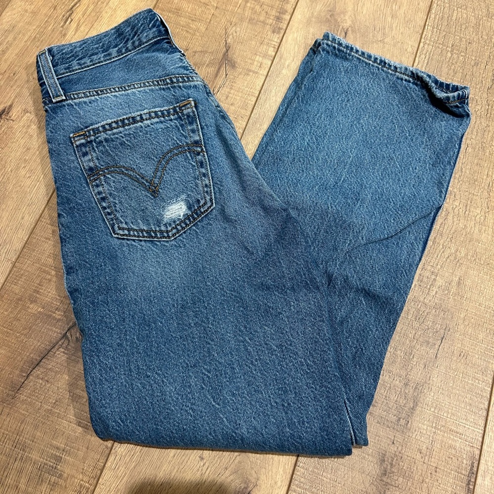 Levi's Straight Leg Blue Jeans